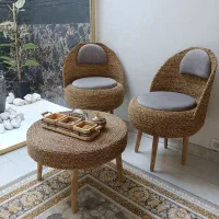 دوعدد صندلی حصیری با میز