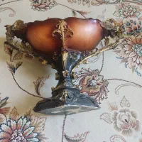 مجسمه واجیل خوری بفروش میرسد