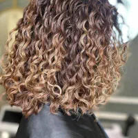 خدمات و آموزش کراتین و احیاء مو، مدل|خدمات آرایشگری و زیبایی|پرند, فاز ۲|دیوار