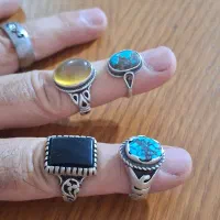 انگشتر نقره و تسبیح سندلوس