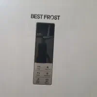 یک یخچال در حد نو تمیز کم کار کرده