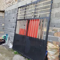 دروازه بزرگ‌ ماشین رو بیرون باز شو صنایع سنگین|مصالح و تجهیزات ساختمان|رشت, حمیدیان|دیوار