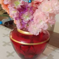 دوعدد گل و گلدان