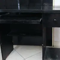 میز تحریر و کامپیوتر سالم