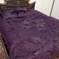 تخت دونفره سالم همراه با روتختی