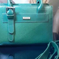 یک عدد کیف زنانه برند مونو