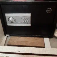 یک عدد همزن حرفه ای وقاوصندق دیجیتالی.