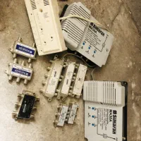 آمپلی و تقسیم کننده آنتن مرکزی|صوتی و تصویری|پرند, فاز ۴|دیوار