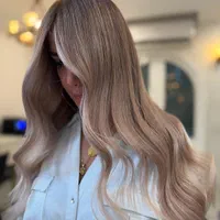 خدمات رنگ وکراتین برای مدل فقط هزینه مواد.|خدمات آرایشگری و زیبایی|اسلام‌شهر, زرافشان|دیوار
