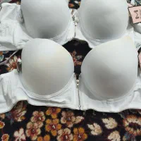 سوتین اسفنجی کاپB رنگ سفید سایز ۷۵تا ۸۵|لباس|قم, سربخش|دیوار