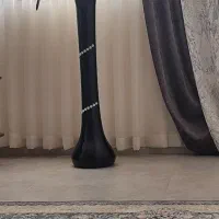 گلدان بزرگ تزئینی با گل داخلش