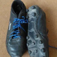 کفش فوتبال چمنی وقلمبند