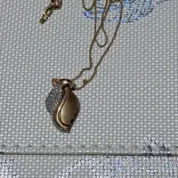 مقداری طلا بفروش میرسد