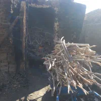 کارگر جهت کار در گارگاه ذغال کبابی