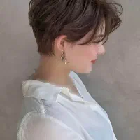 کوتاهی ژورنالی ،رنگ وابرو|خدمات آرایشگری و زیبایی|نهاوند, |دیوار