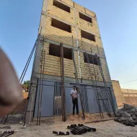 داربست فلزی آسمان آبی - شبانه روزی