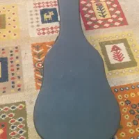 گیتار مشکی فوق تمیز