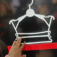 تعدادی چوب لباسی سفید کوچک ۳۰۰۰|بندرخت و رختآویز|کازرون, |دیوار