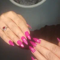 مدل برای کاشت ناخن