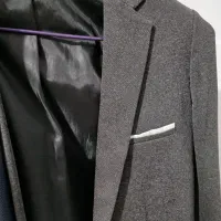 5 عدد کت ب فروش می‌رسد