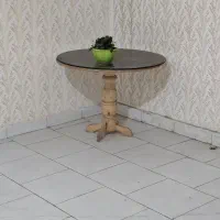 میز گرد چوبی