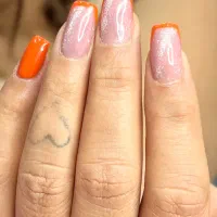 خدمات کاشت ناخن و کاشت مژه هیدن