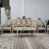 ۲ عدد فرش ۱۲ متری . ۲ دست مبل زیر تلویزیون