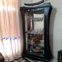 تعدادی وسایل خانه ، ظرف ، لباس
