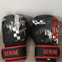 دستکش و کلاه بوکس