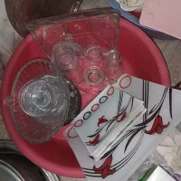 مقداری ظرف و ظروف