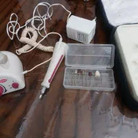 دستگاه یووی ناخن و سوهان برقی