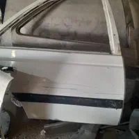 درب ماشین و قطعات خودرو
