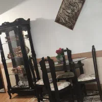 میز نهارخوری و ویترین