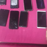 تعدادی گوشی نیازمند تعمیر