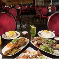 کمک آشپز و پیتزا زن