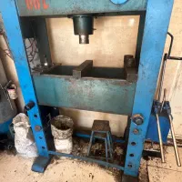 پرس هیدرولیک دستی|ماشینآلات صنعتی|تهران, خلازیر|دیوار