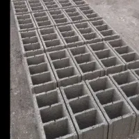 ۲ کارگر ماهر بلوک زن محدوده خمام خشکبیجار