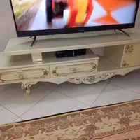 میز تی وی.خط و خش دار