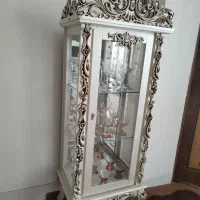 یک عدد ویترین|بوفه، ویترین، کنسول|پیر بکران, |دیوار