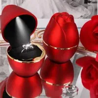 جعبه طلا و باکس زیبا جواهرات