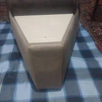 میز مثلثی دور چرمی