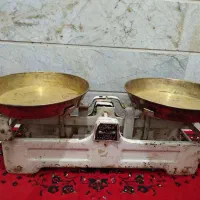 ترازو برنجی زرّین