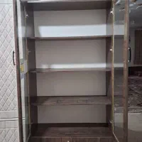 کتابخانه کمدی با در شیشه ای|کتابخانه، شلف، قفسههای دیواری|قرچک, میرزائی شمالی|دیوار