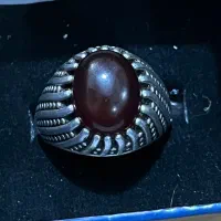 یک عدد عقیق کرزی