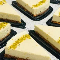 کروسان ، کیک، چیز کیک، تیرامیسو