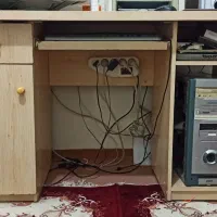 فروش میز کامپیوتر، کمد بچه گانه، دو عدد کمد بزرگ