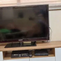 تلویزیون و میز تلویزیون|تلویزیون و پروژکتور|تهران, هروی|دیوار