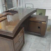 میز چوبی اداری با شیشه همراه با صندلی چوبی|دفتر کار|مشهد, ارشاد|دیوار