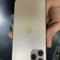 گوشی آیفون.