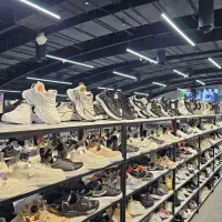 همکار آقا جهت امور انبار کفش